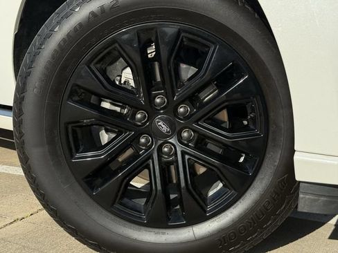 Used 2022 Ford Expedition Platinum RWD image 9