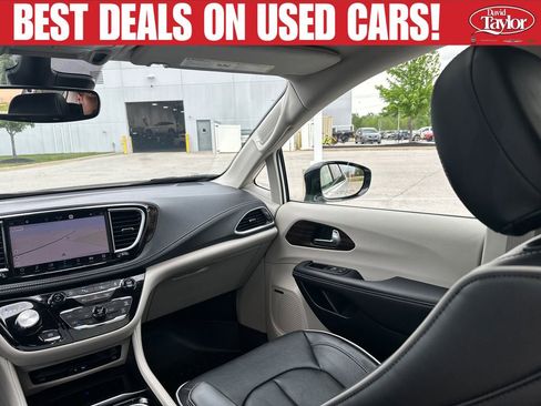 Used 2023 Chrysler Pacifica Limited w/ Uconnect Theater Family Group AWD/4WD image 25