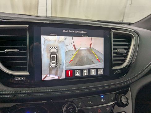 New 2026 Chrysler Pacifica Select FWD image 14