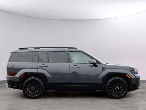 Used 2025 Hyundai Santa Fe Calligraphy image 4