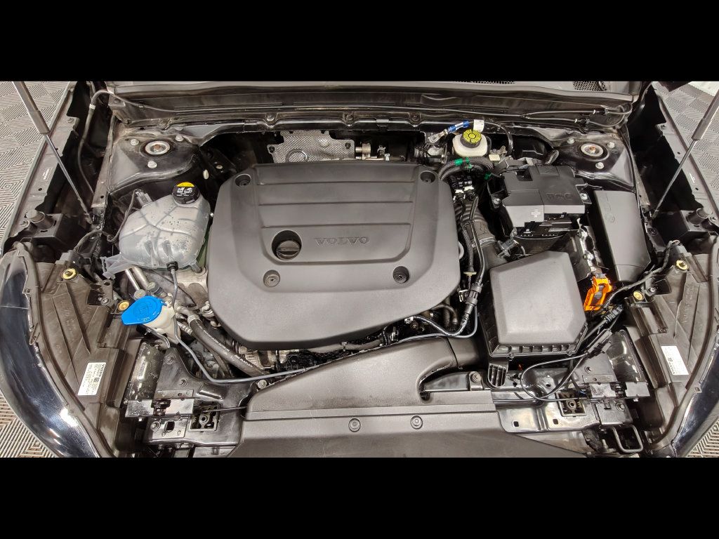 Used 2023 Volvo XC40 B4 Ultimate FWD image 61