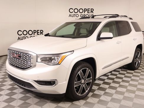 Used 2018 GMC Acadia Denali w/ Technology Package AWD/4WD image 11