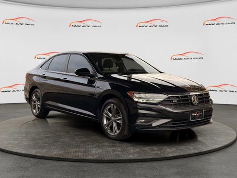 Used 2019 Volkswagen Jetta R-Line image 4