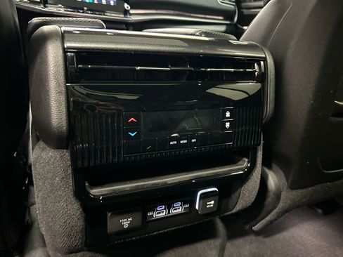 Used 2022 Jeep Wagoneer Series I w/ Premium Group I image 33