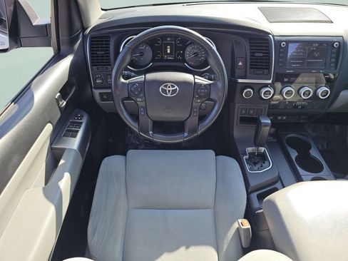 Used 2022 Toyota Sequoia SR5 AWD/4WD image 4
