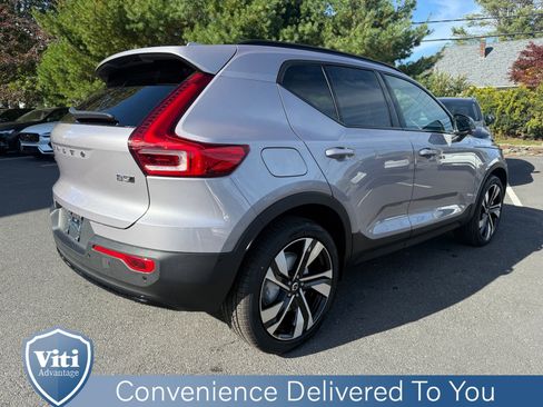 New 2026 Volvo XC40 B5 Ultra w/ Climate Package image 8