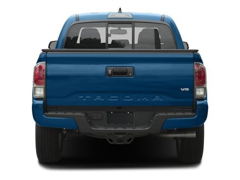 Used 2016 Toyota Tacoma Limited w/ Towing Package AWD/4WD image 8