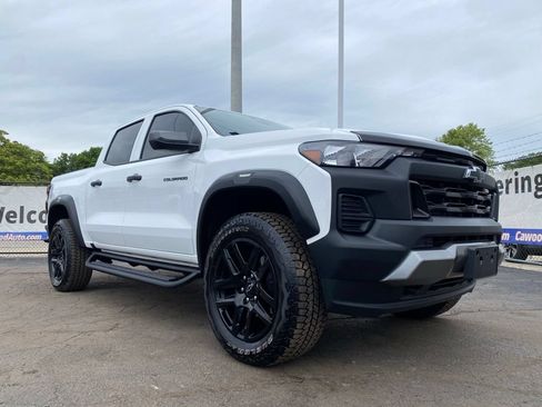 Used 2025 Chevrolet Colorado Trail Boss AWD/4WD image 33