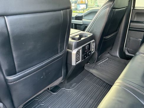 Used 2020 Ford F450 Platinum w/ FX4 Off-Road Package image 34