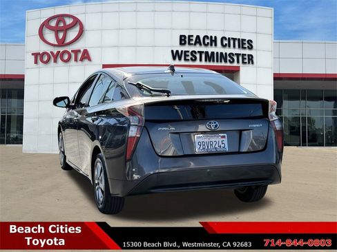 Used 2016 Toyota Prius Three image 9