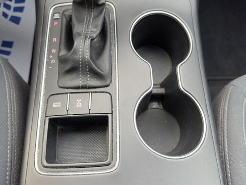 Used 2019 Kia Sorento LX image 22