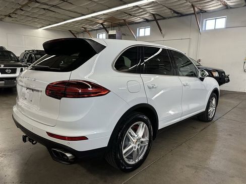 Used 2015 Porsche Cayenne Turbo w/ Premium Plus Package AWD/4WD image 3
