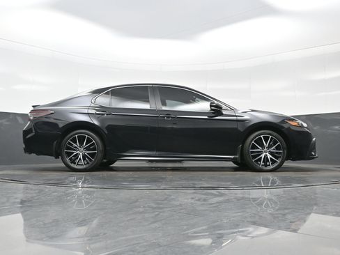 Used 2024 Toyota Camry SE FWD image 31
