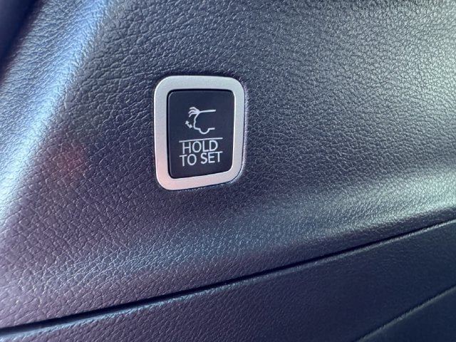 New 2027 Chrysler Pacifica Select FWD image 32