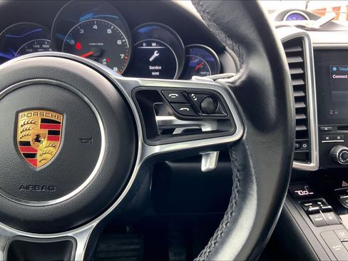Used 2018 Porsche Cayenne Platinum Edition image 23