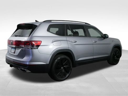 Used 2024 Volkswagen Atlas SE w/ Panoramic Sunroof Package AWD/4WD image 10