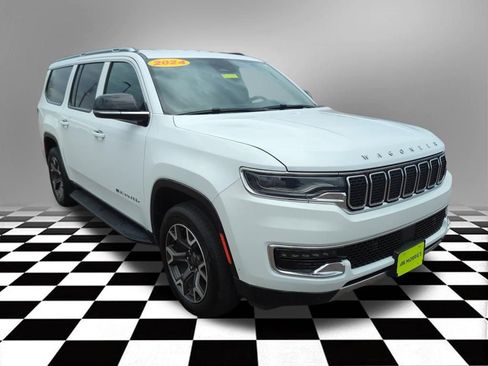 Used 2024 Jeep Wagoneer L Series III w/ Flexible Seating Group image 10