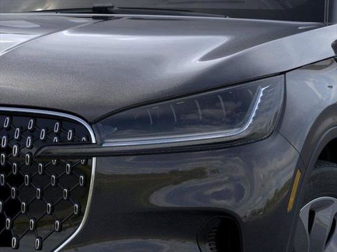 New 2026 Lincoln Aviator AWD image 18