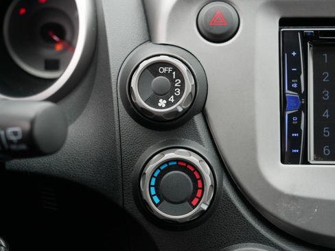 Used 2010 Honda Fit Sport image 23