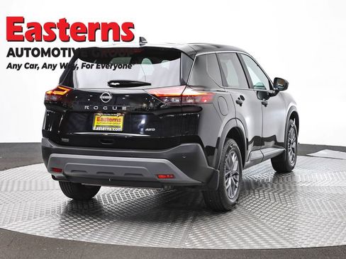Used 2023 Nissan Rogue S AWD/4WD image 5