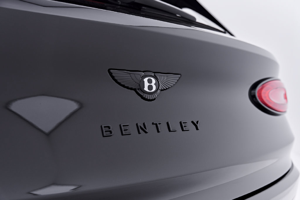 Used 2025 Bentley Bentayga AWD/4WD image 24