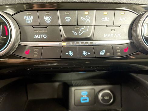 Used 2021 Ford Escape SE w/ Convenience Package AWD/4WD image 16