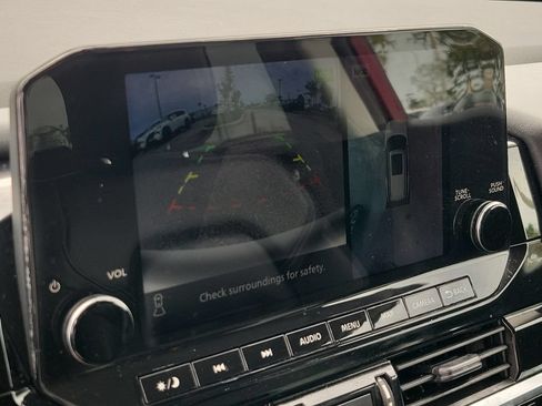Certified 2023 Nissan Pathfinder SL FWD image 26