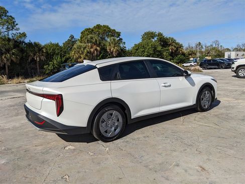 Certified 2025 Kia K4 LX image 9