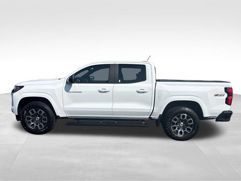 Used 2025 Chevrolet Colorado Z71 w/ Z71 Convenience Package 2 AWD/4WD image 2