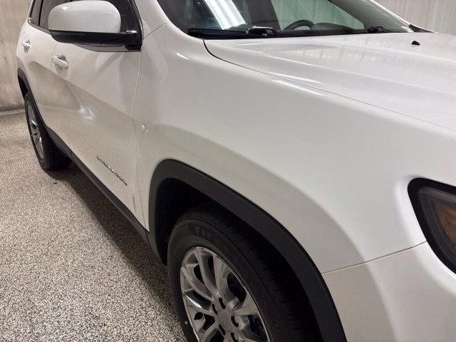 Used 2019 Jeep Cherokee Latitude Plus w/ Cold Weather Group FWD image 9