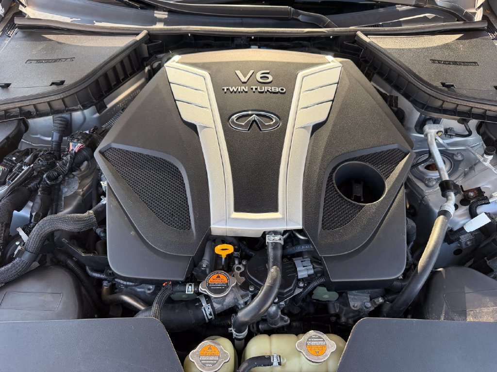 Used 2018 INFINITI Q60 Red Sport 400 AWD/4WD image 40