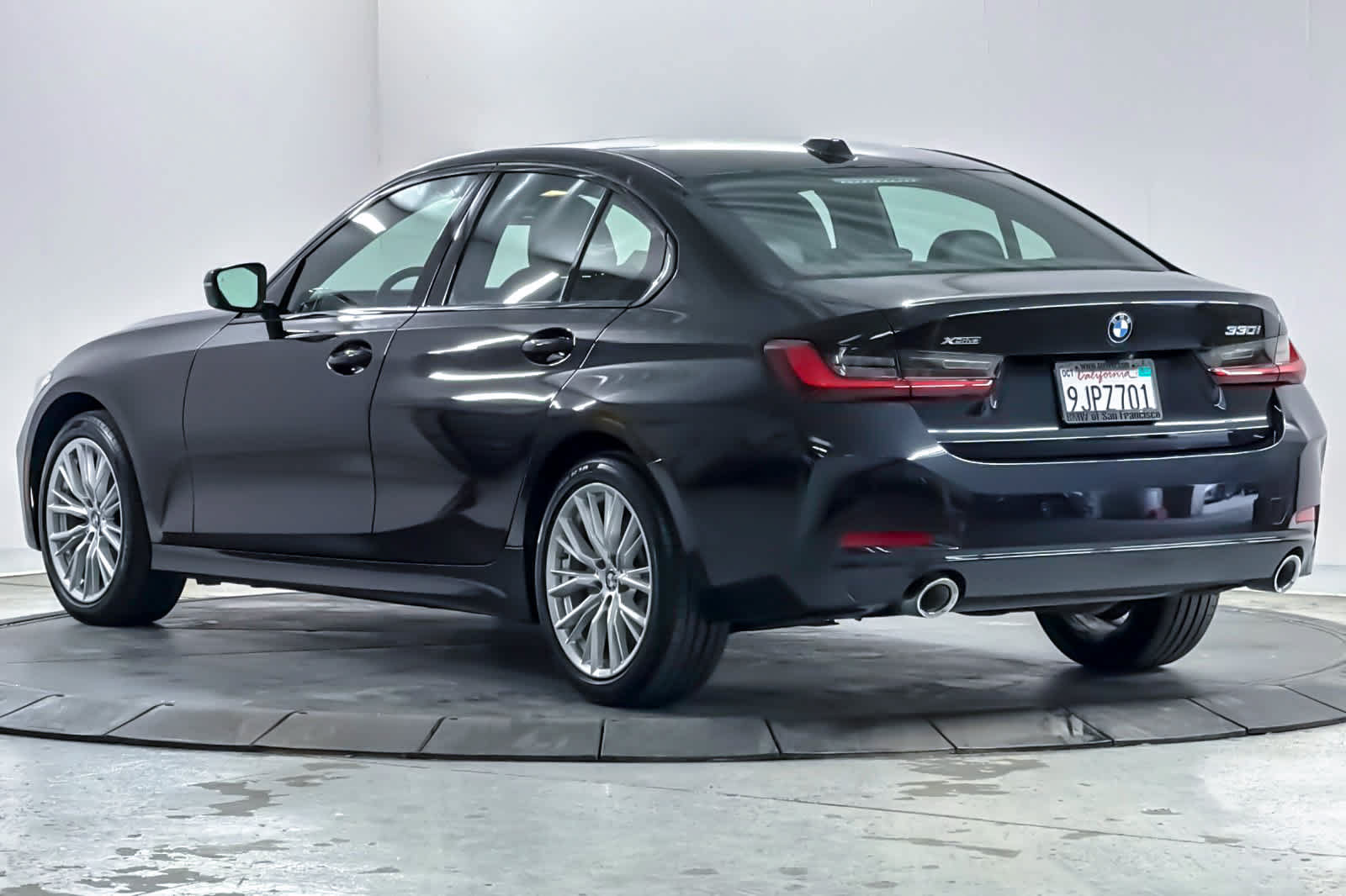 Used 2023 BMW 330i xDrive Sedan w/ Driving Assistance Package AWD/4WD image 6