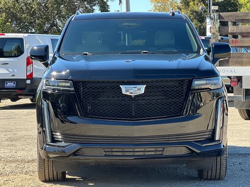Used 2023 Cadillac Escalade Sport w/ LPO, ONYX Package AWD/4WD image 11