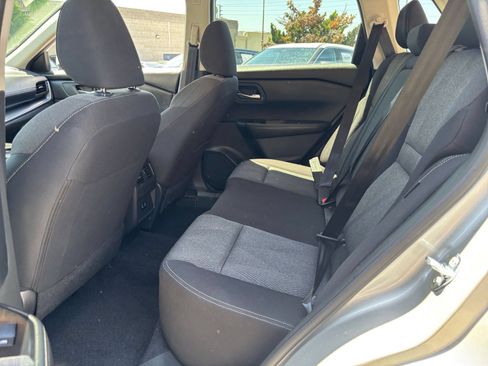 Used 2025 Nissan Rogue SV FWD image 28