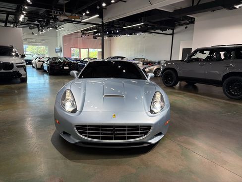 Used 2013 Ferrari California image 14