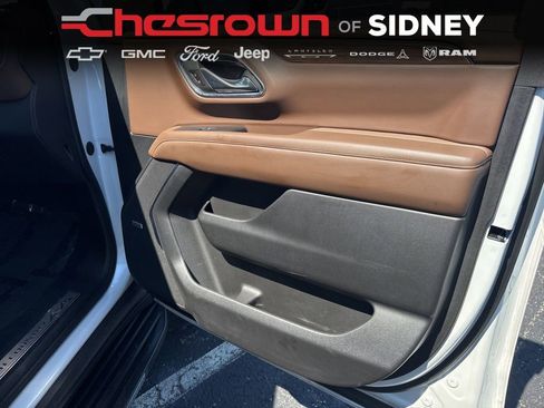 Used 2023 Chevrolet Suburban High Country AWD/4WD image 34
