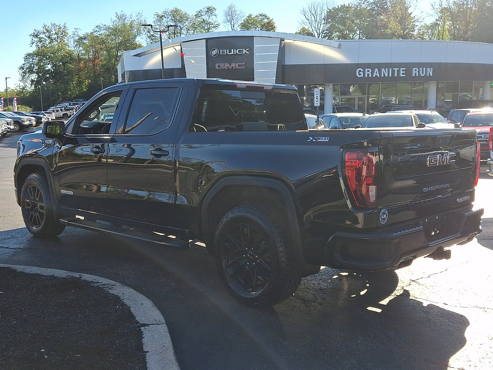 Used 2023 GMC Sierra 1500 Elevation w/ Elevation Premium Package AWD/4WD image 4