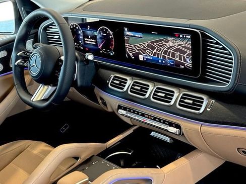 New 2026 Mercedes-Benz GLS 580 4MATIC image 26