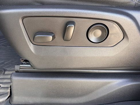 Used 2022 Chevrolet Silverado 1500 LT Trail Boss w/ LT Trail Boss Premium Package image 19