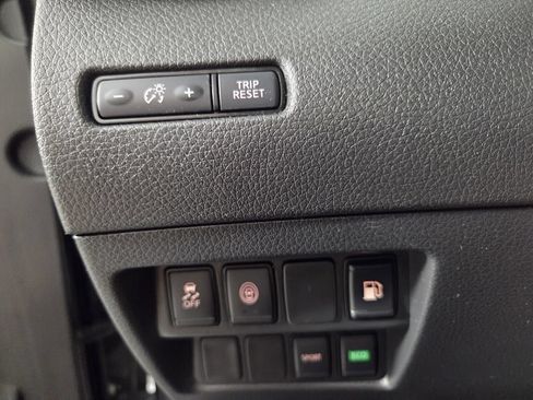 Used 2020 Nissan Rogue S w/ Special Edition Package FWD image 20