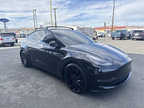 Used 2022 Tesla Model Y Performance AWD/4WD image 5