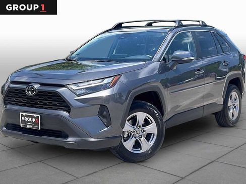 Used 2025 Toyota RAV4 XLE w/ Convenience Package FWD image 1