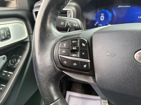 Used 2020 Ford Explorer Platinum w/ Premium Technology Package AWD/4WD image 15