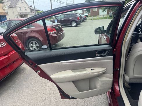 Used 2013 Subaru Legacy 2.5i AWD/4WD image 11