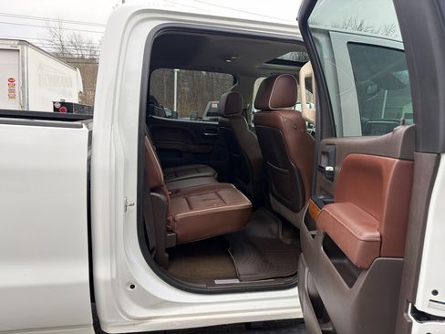 Used 2015 Chevrolet Silverado 2500 High Country image 45