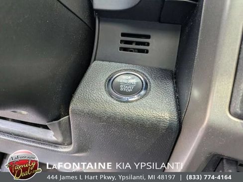 Used 2021 Ford Expedition XLT AWD/4WD image 22