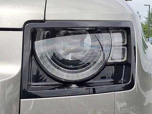 New 2025 Land Rover Defender 110 S image 6