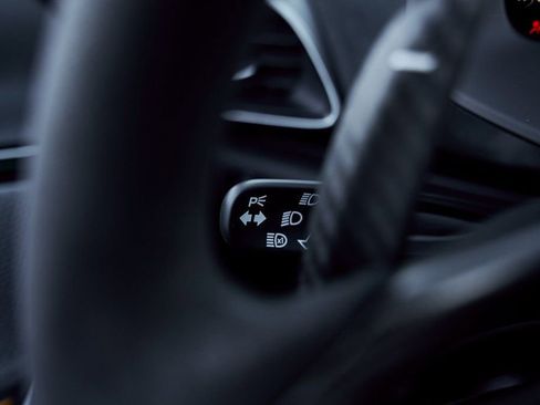 Used 2025 McLaren Artura Spider RWD image 57