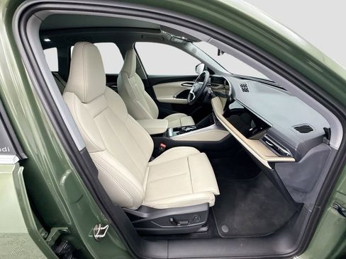 Used 2025 Audi Q5 Premium Plus w/ Premium Plus image 19