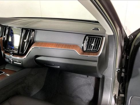Used 2023 Volvo XC60 T8 Plus AWD/4WD image 16